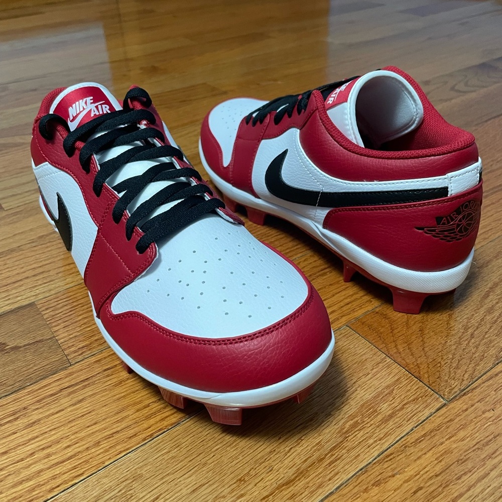 Air Jordan 1 Retro MCS Low 'Chicago' Red White Baseball Cleats CJ8524-611 Sz 15